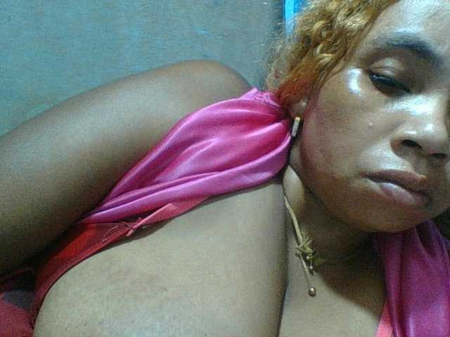 Amanah's BongaCams show and profile