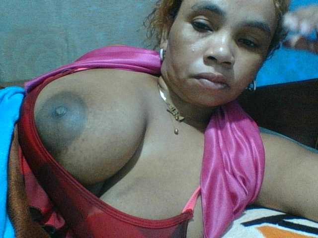 Amanah's BongaCams show and profile