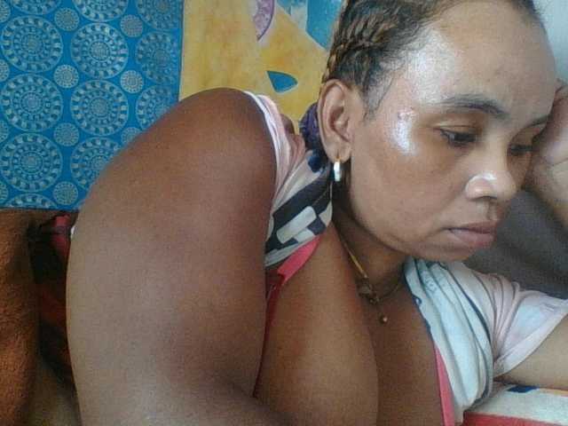 Amanah's BongaCams show and profile