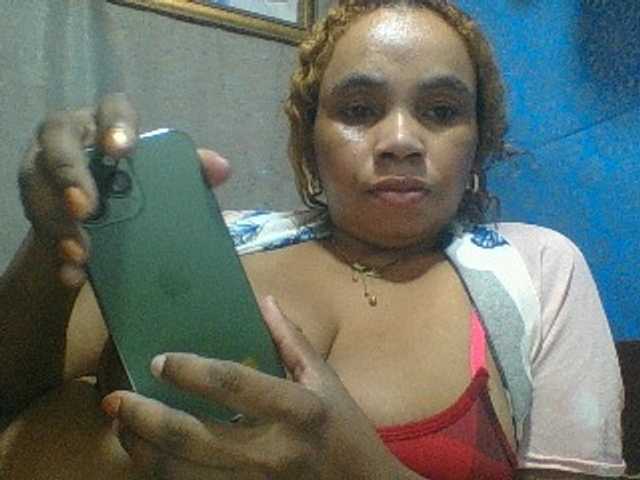 Amanah's BongaCams show and profile