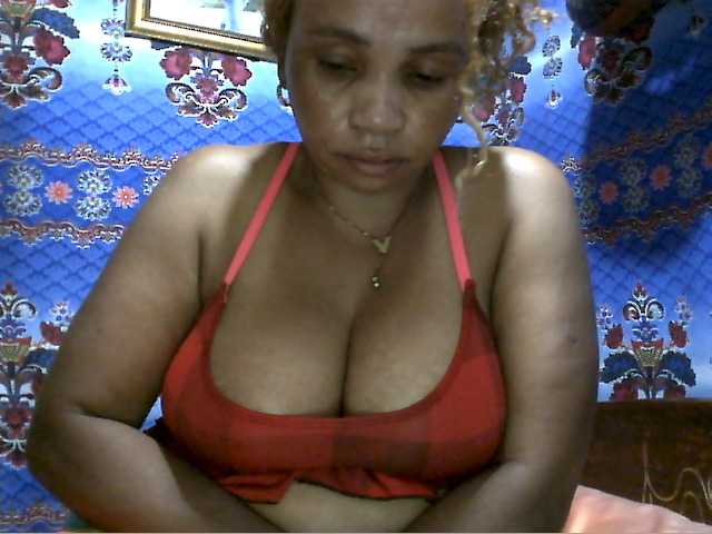 Amanah, en vivo ahora en BongaCams
