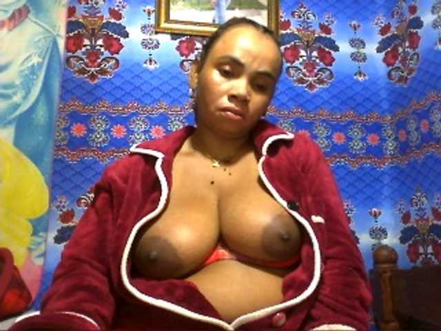 Amanah live cam on BongaCams