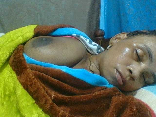 Amanah's BongaCams show and profile