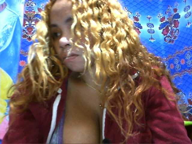Amanah live cam on BongaCams
