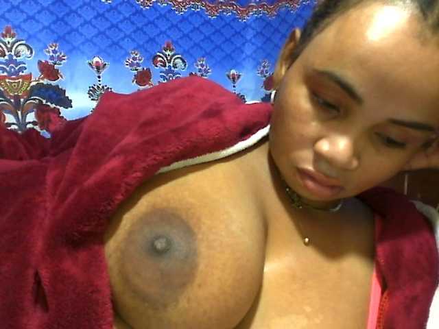 Amanah live cam on BongaCams