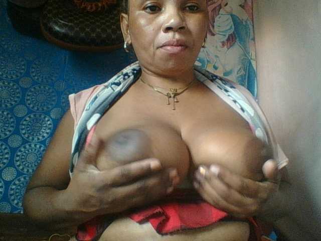 Amanah's BongaCams show and profile