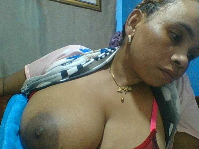 Amanah's BongaCams show and profile