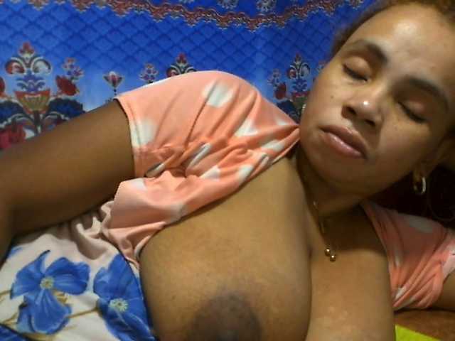 Amanah live webcam show