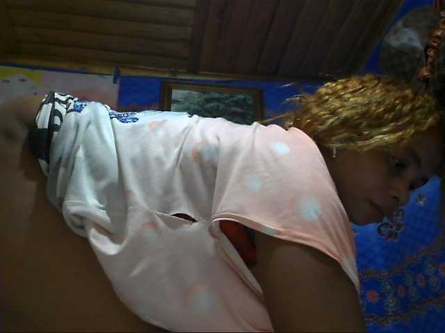 Amanah live cam on BongaCams