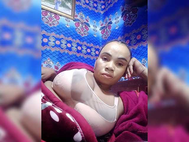 Amanah live cam on BongaCams