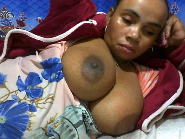 Amanah live cam on BongaCams