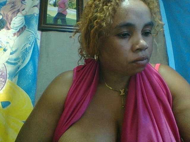 Amanah's BongaCams show and profile