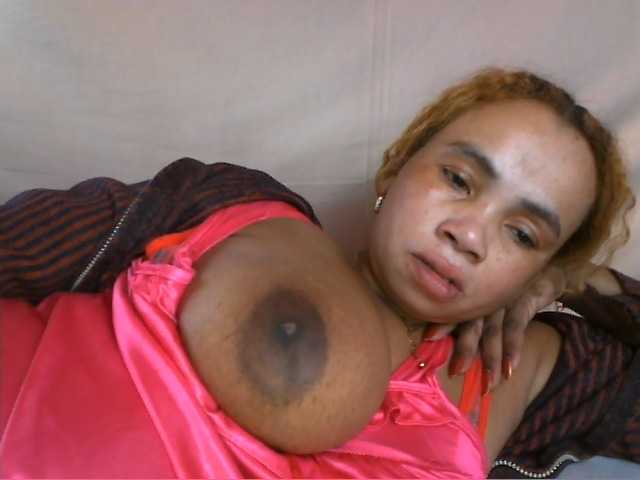 Amanah live cam on BongaCams