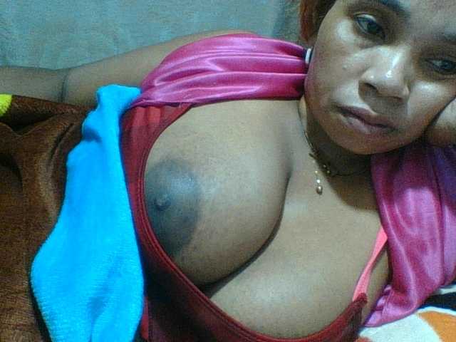 Amanah's BongaCams show and profile