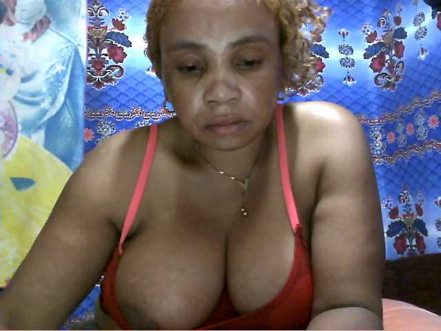 Amanah, en vivo ahora en BongaCams