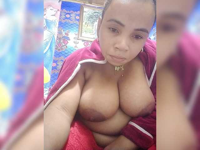 Amanah live cam on BongaCams