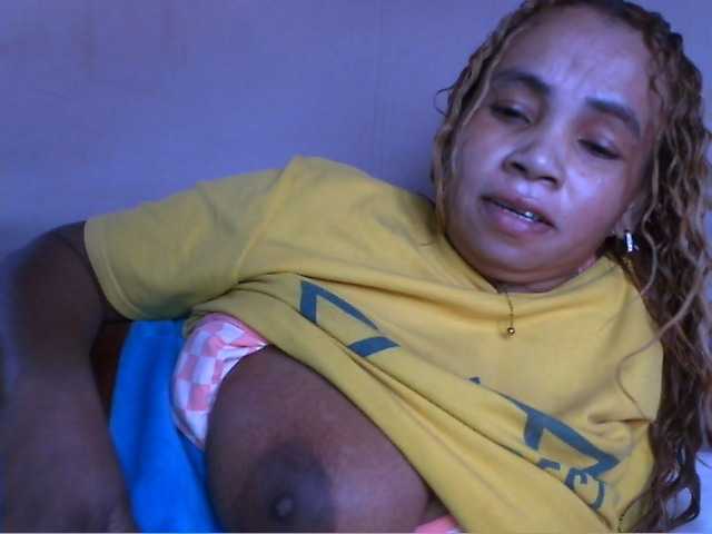 Amanah live cam on BongaCams