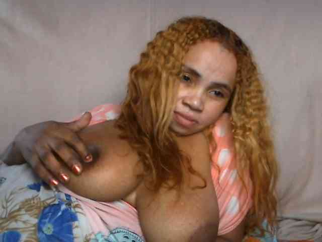Amanah Live Webcam on BongaCams