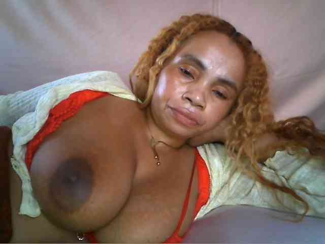 Amanah Live Webcam on BongaCams