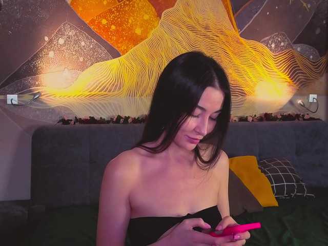 MilaYumi live cam