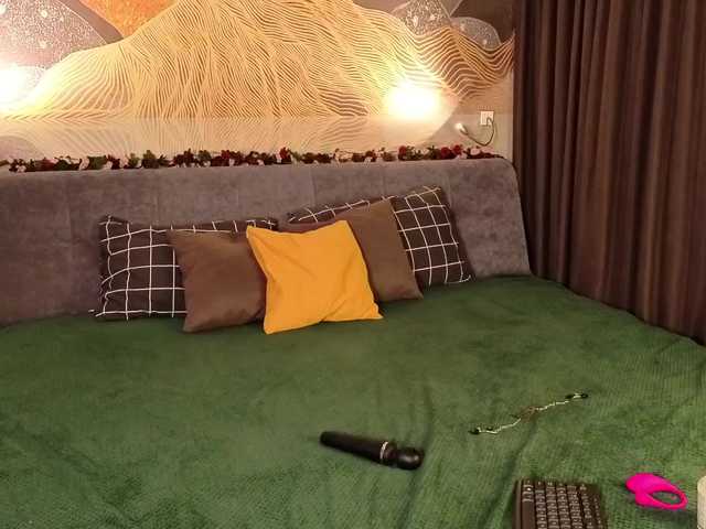  MilaYumi chat room