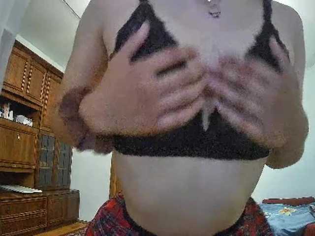 ConnieStasiak live cam on BongaCams
