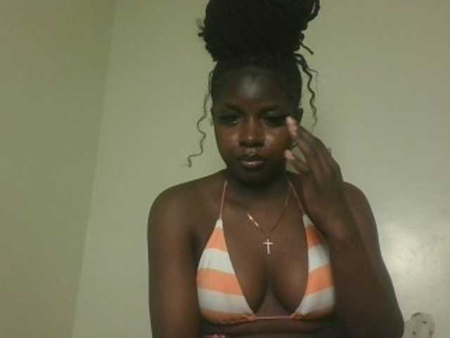 Sexykitten1 live cam on BongaCams
