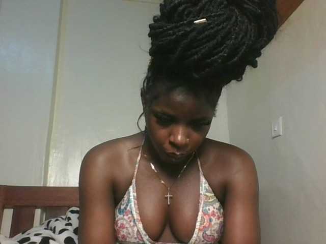 Sexykitten1 live cam on BongaCams