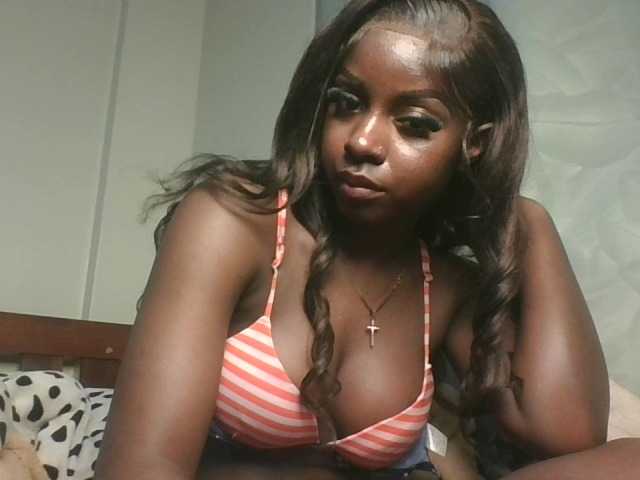 Sexykitten1 live cam on BongaCams