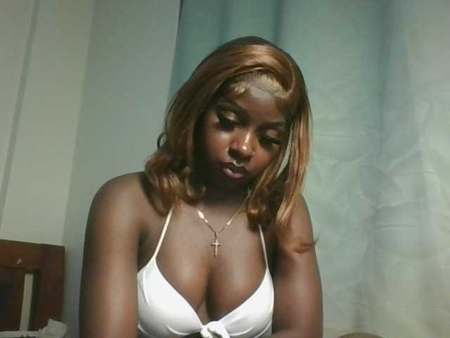 Sexykitten1 live cam on BongaCams