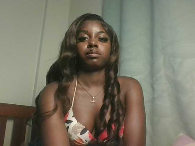 Sexykitten1 live cam on BongaCams