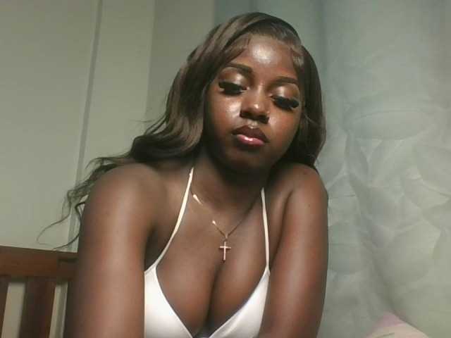 Sexykitten1 live cam on BongaCams