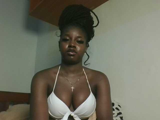 Sexykitten1 live cam on BongaCams