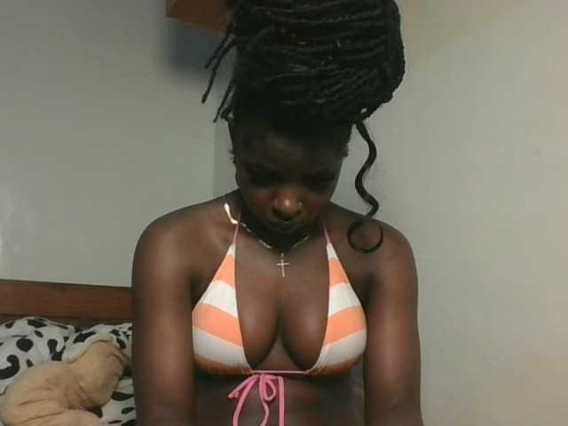 Sexykitten1 live cam on BongaCams