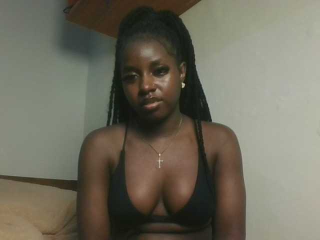 Sexykitten1 live cam on BongaCams