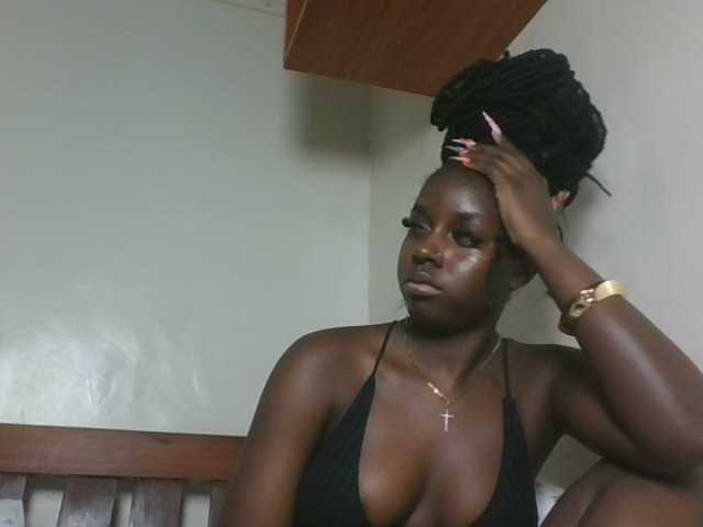 Sexykitten1 live cam on BongaCams