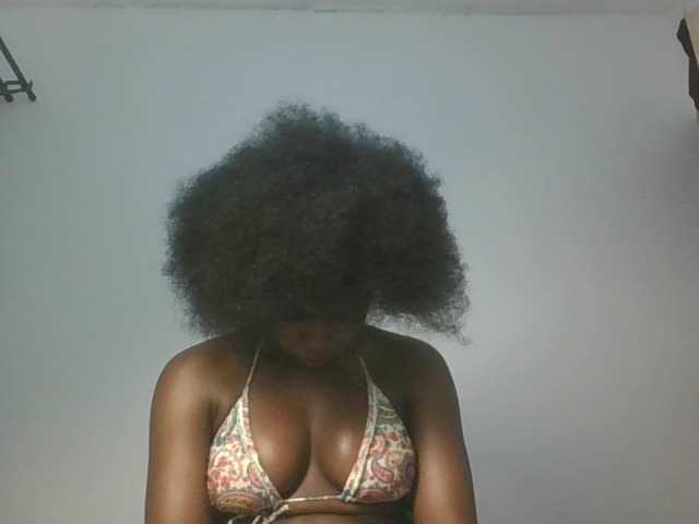 Sexykitten1 live cam on BongaCams