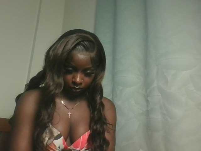 Sexykitten1 live cam on BongaCams