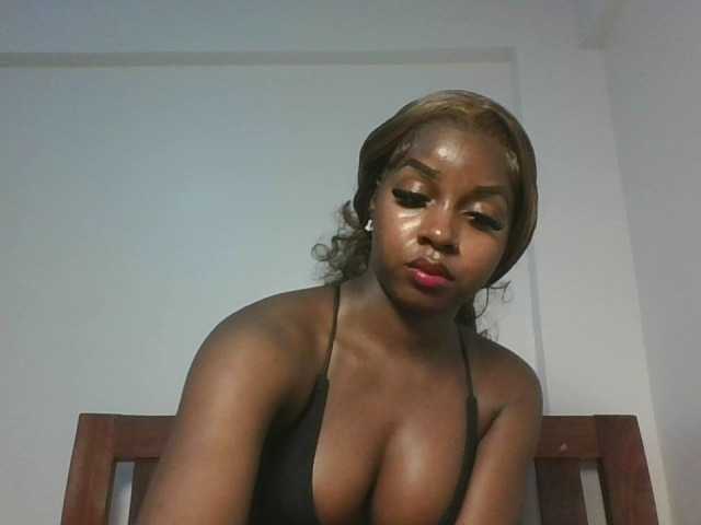 Sexykitten1 live cam on BongaCams