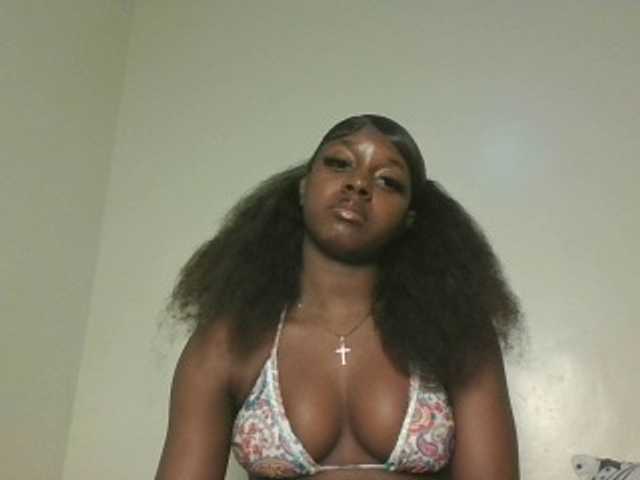 Sexykitten1 live cam on BongaCams
