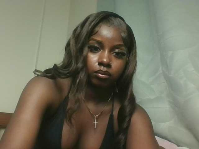 Sexykitten1 live cam on BongaCams