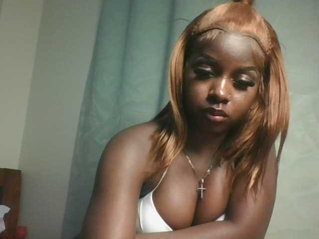 Sexykitten1 live cam on BongaCams