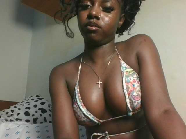 Sexykitten1 live cam on BongaCams