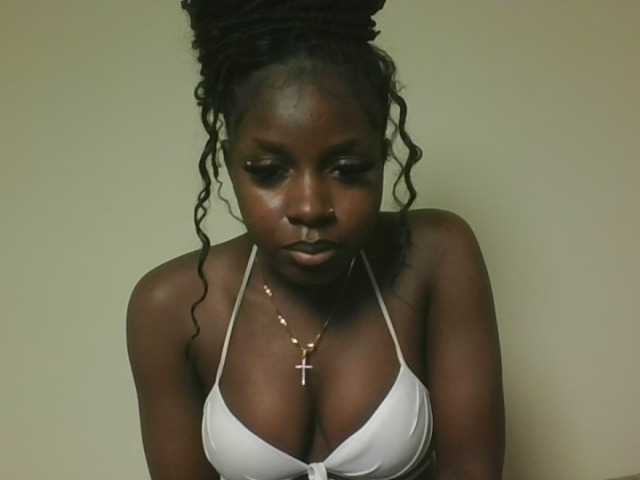 Sexykitten1 live cam on BongaCams