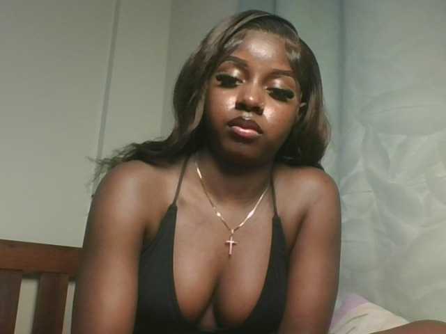 Sexykitten1 live cam on BongaCams