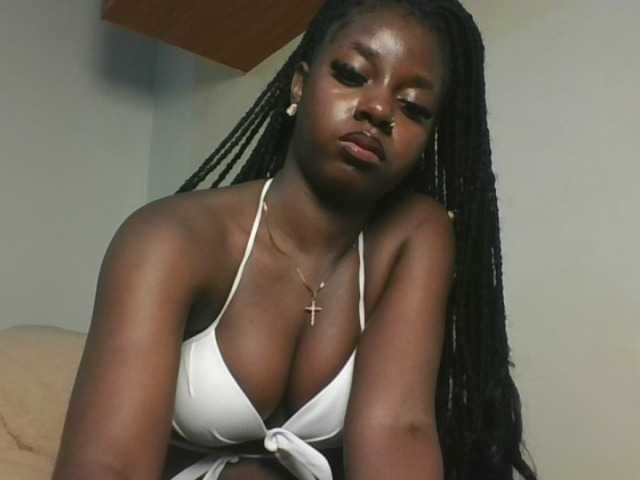 Sexykitten1 live cam on BongaCams