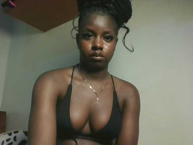 Sexykitten1 live cam on BongaCams