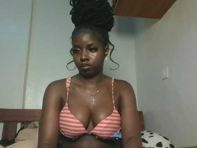 Sexykitten1 live cam on BongaCams