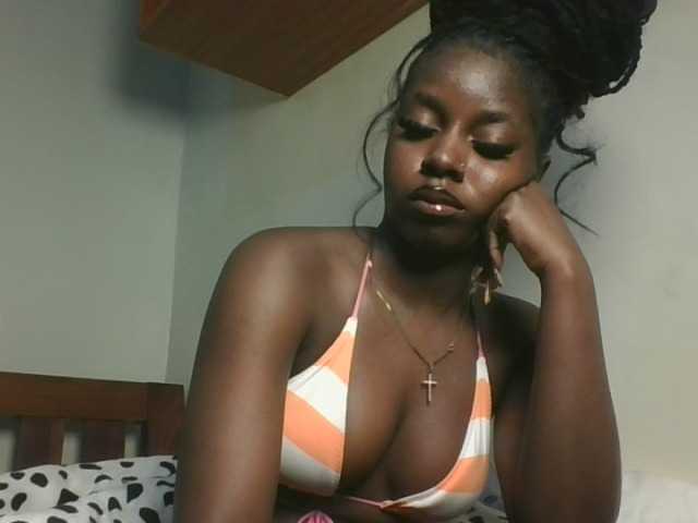 Sexykitten1 live cam on BongaCams