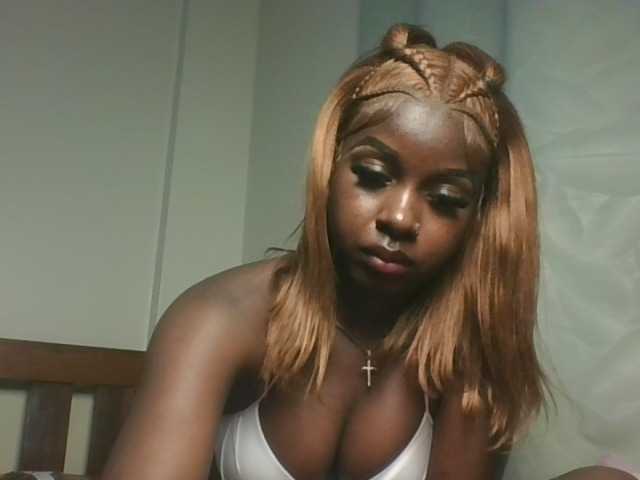 Sexykitten1 live cam on BongaCams